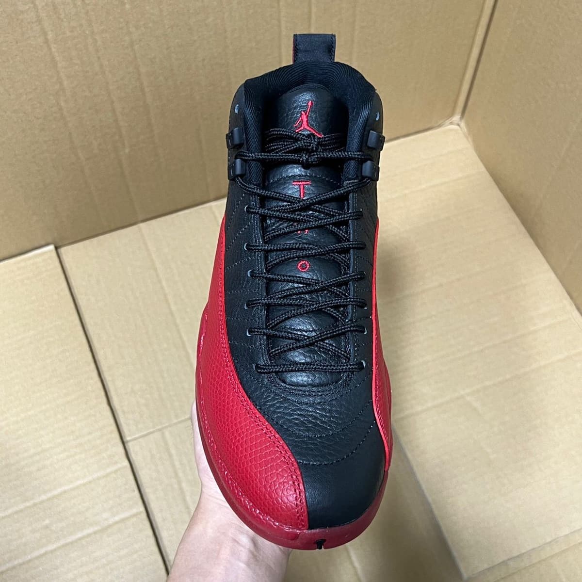 Air Jordan 12 Retro "Flu Game" (Varsity Red) .