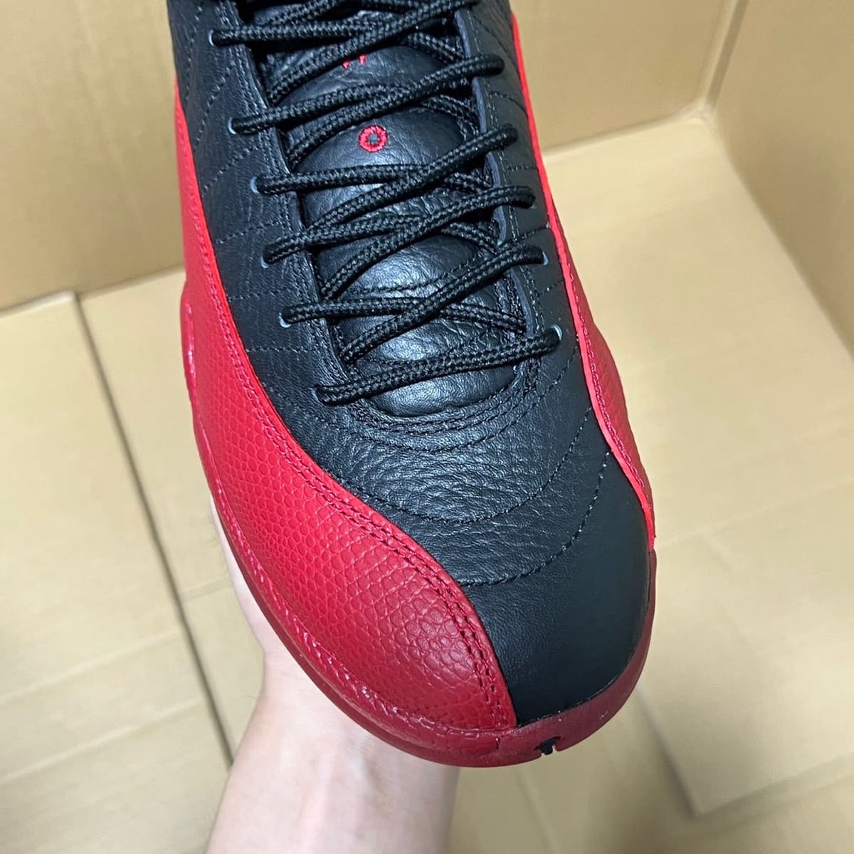 Air Jordan 12 Retro "Flu Game" (Varsity Red) .
