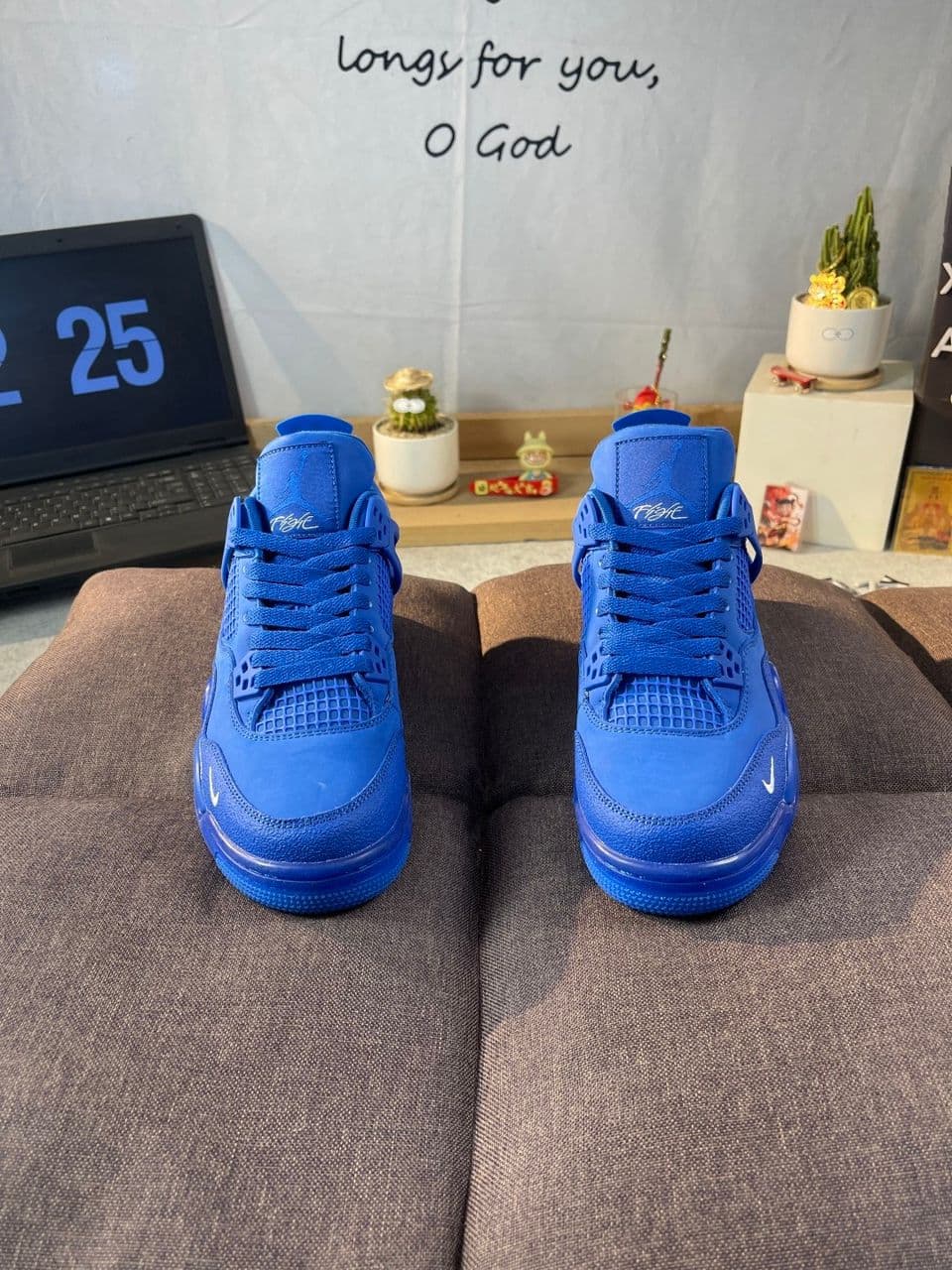 Air Jordan 4 Nigel Sylvester "Royal".