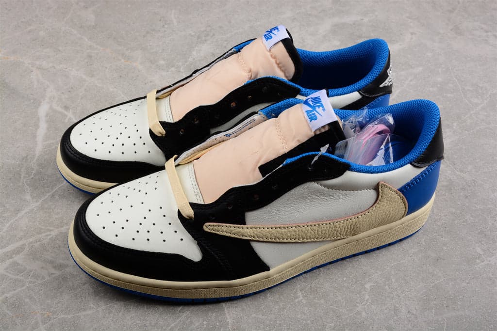 Jordan 1 Retro Low OG SP Fragment x Travis Scott DM7866-140.