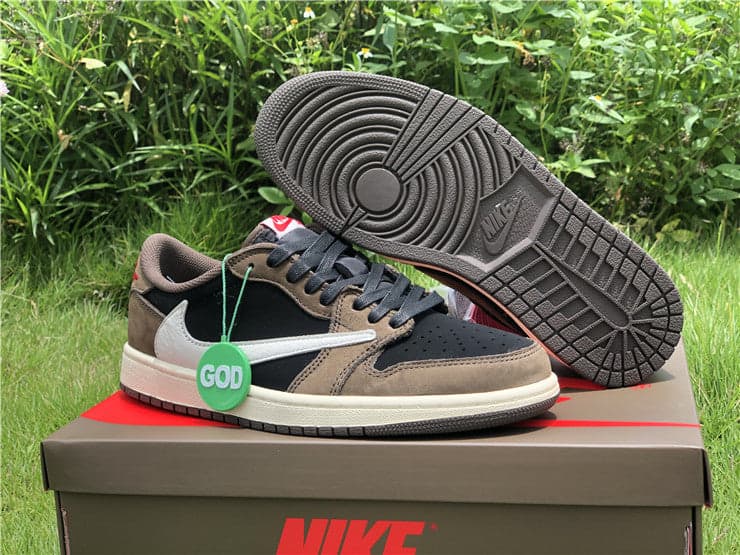 Jordan 1 Retro Low OG SP Travis Scott Dark Mocha CQ4277-001.