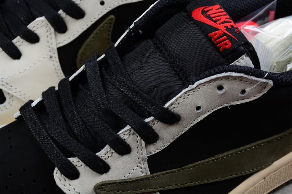 Jordan 1 Retro Low OG SP Travis Scott Olive DZ4137-106.