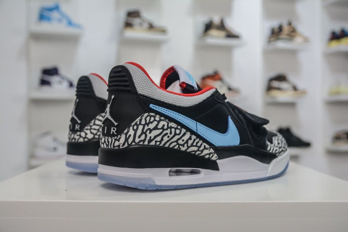 Jordan Tênis masculino Air Legacy 312 Low na cor preta e Wolf Grey .