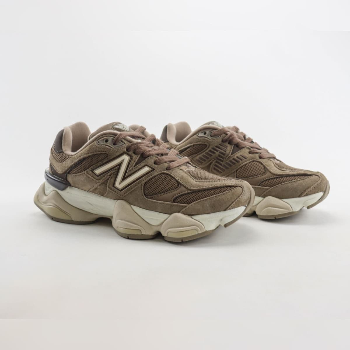 New Balance 9060 Mushroom Brown.