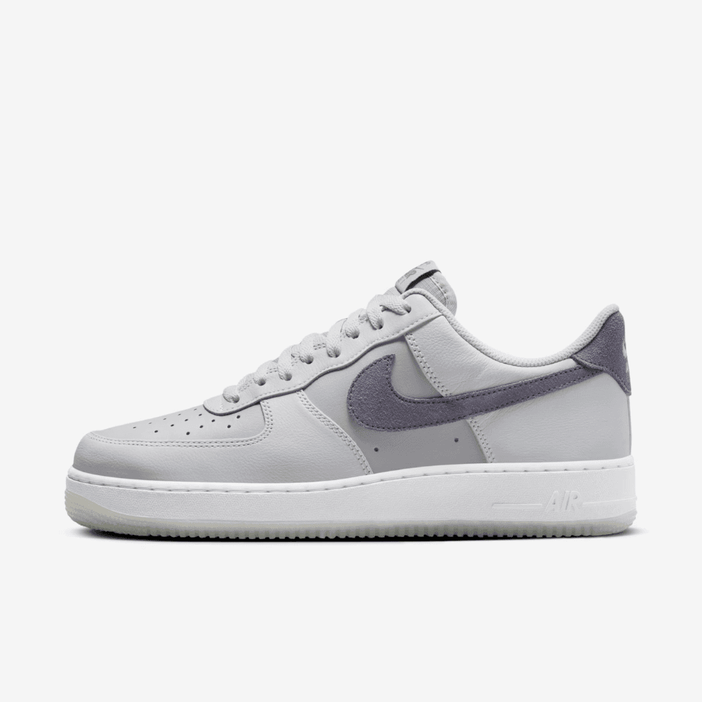 Nike Air Force 1 '07 Pure Platinum Light Carbon.