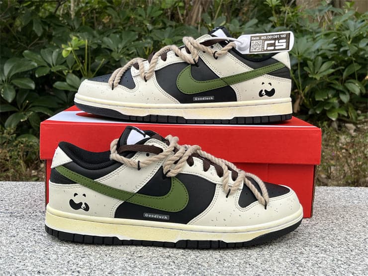 NIKE DUNK SB LOW PANDA Branco Preto e Verde.