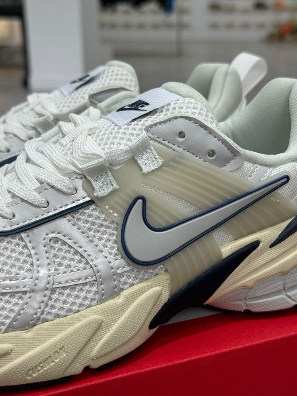 Nike V2K Run