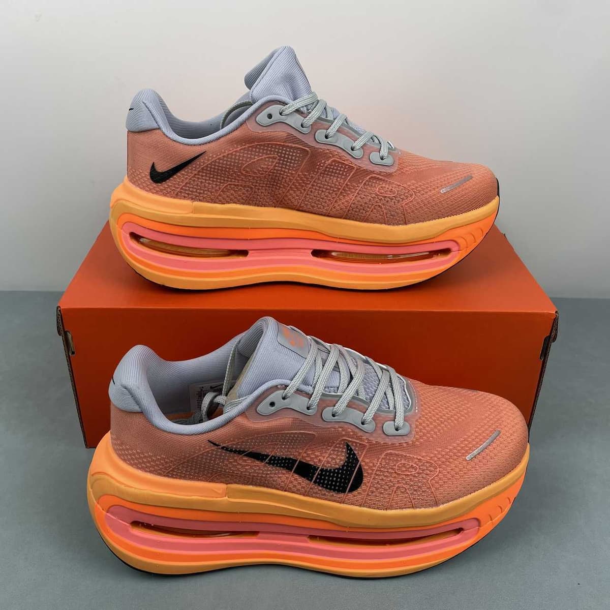 Nike Vomero Premium Orange Pink.