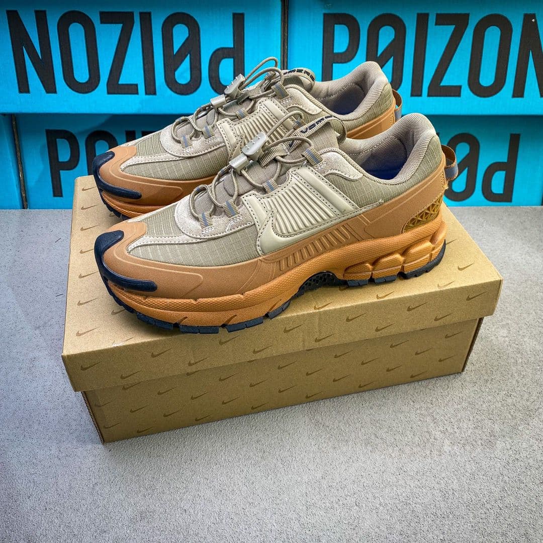 Nike Women's Zoom Vomero Roam