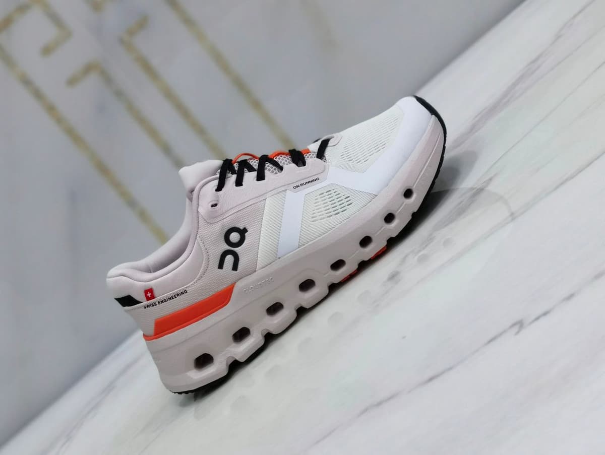 On Cloudrunner 2 White