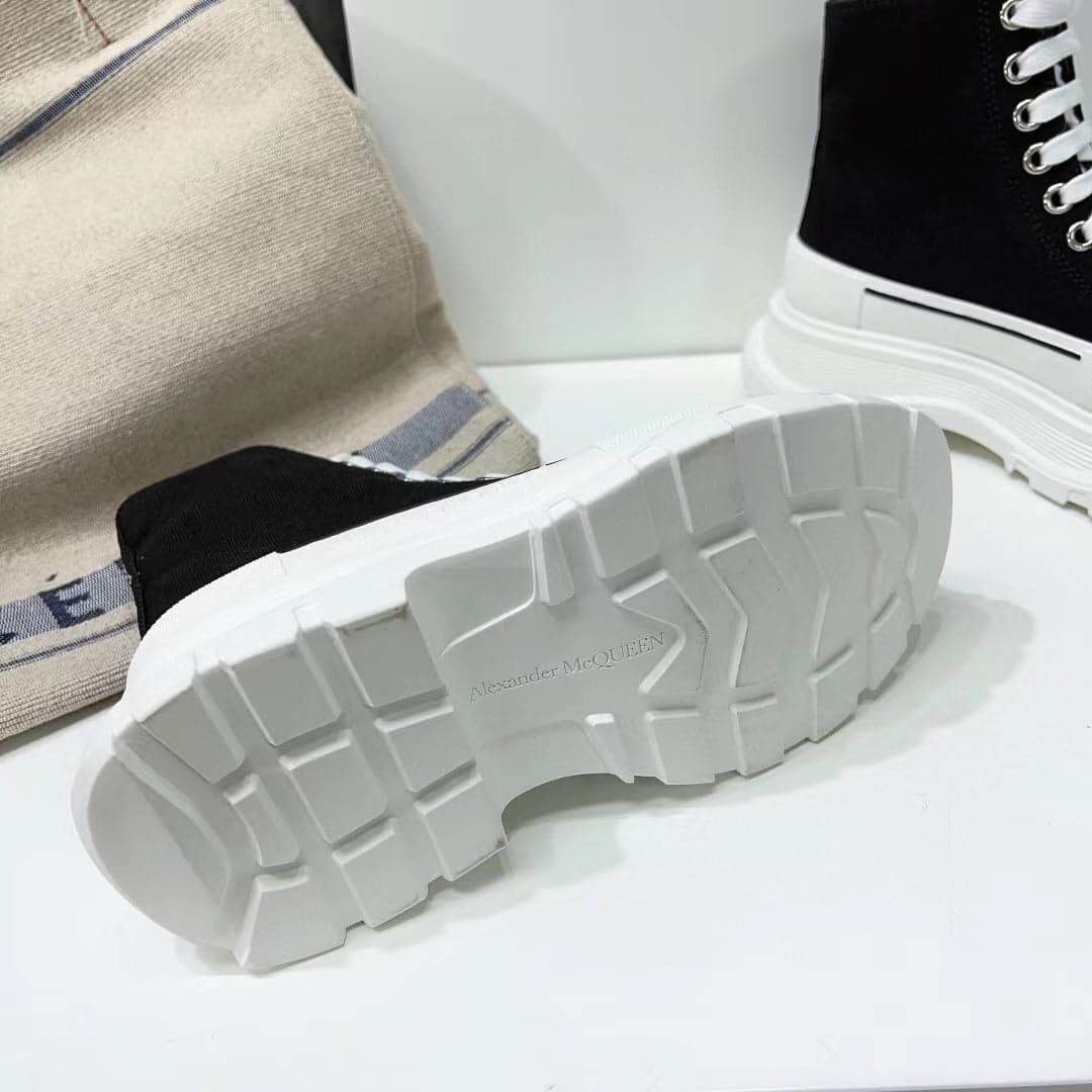 Alexander McQueen cano alto Tread slick