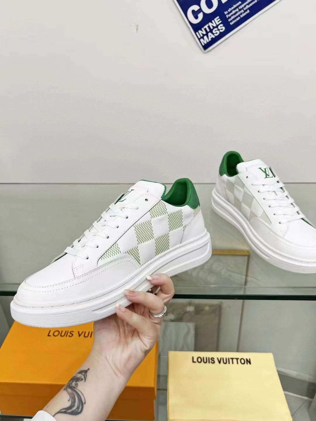 Beverly Hills Louis vuitton