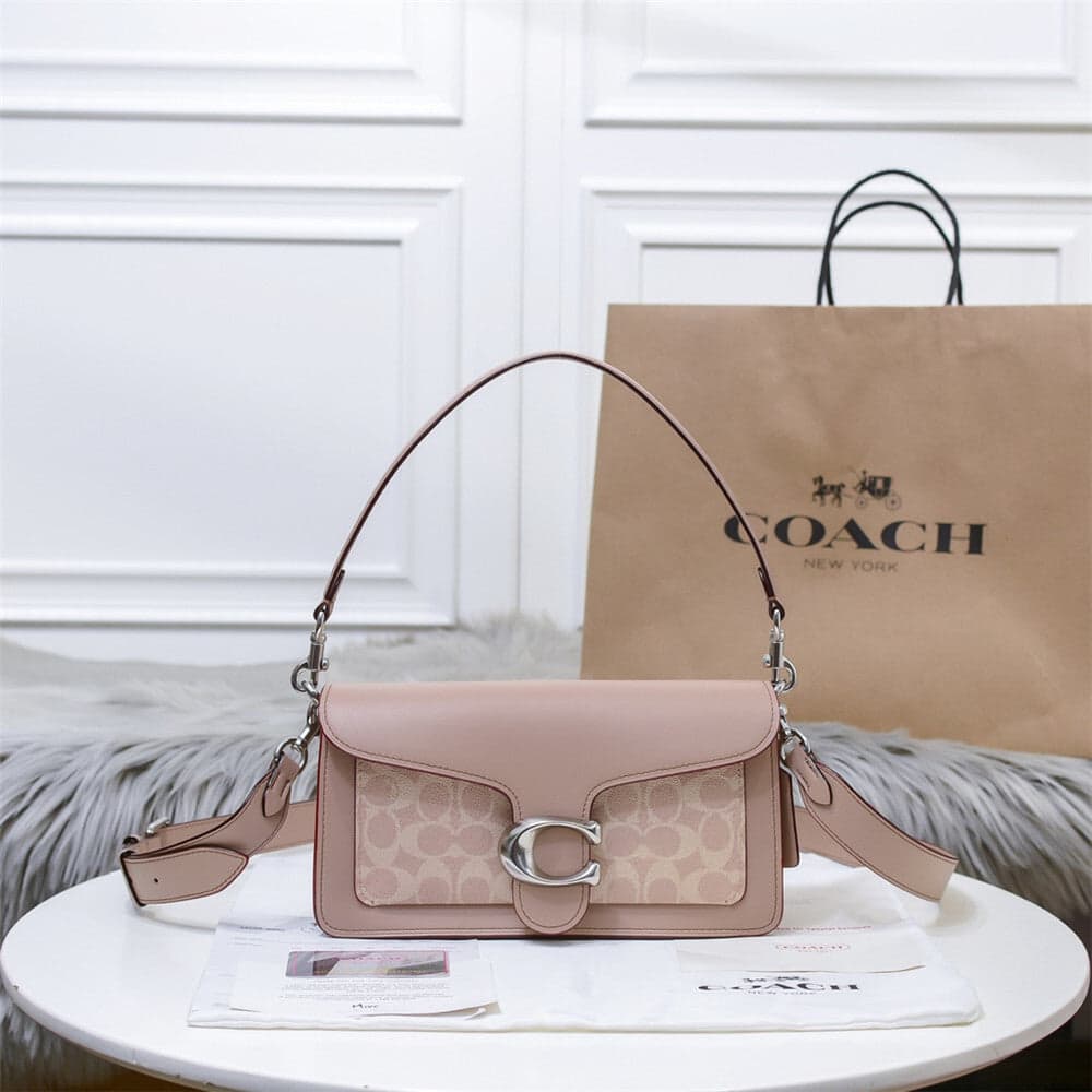 Bolsa Coach Tabby Shoulder Bag 26 in Signature Canvas with Colorblock.
