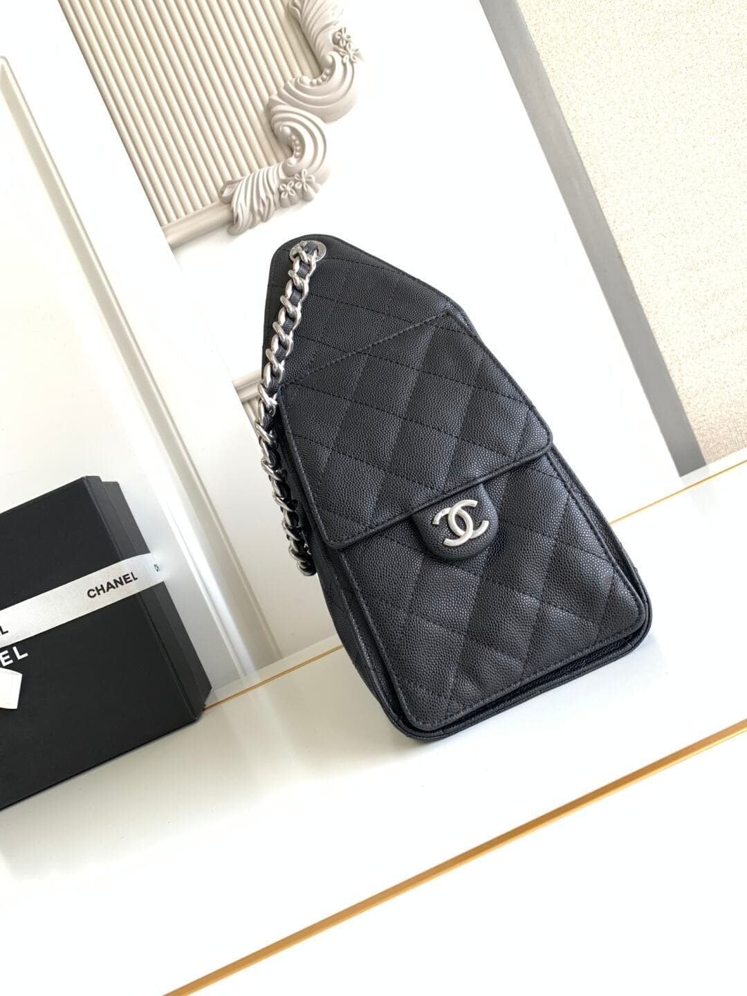Bolsa Hobo Chanel 25 Black Small