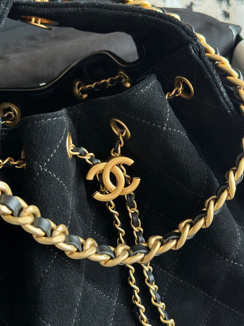 Bolsa Hobo Chanel 25 em camurça Black Small