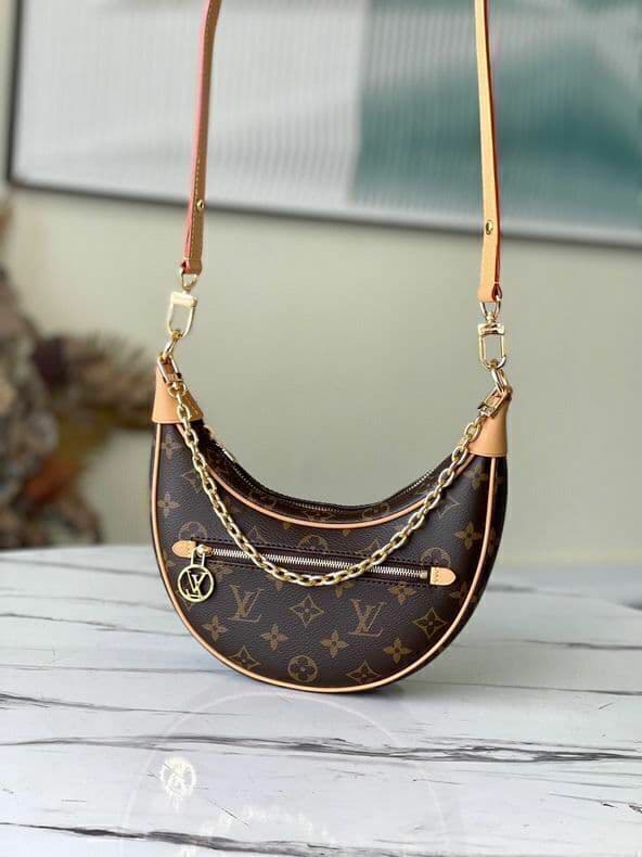 Bolsa Loop Handbag Monogram Brown.