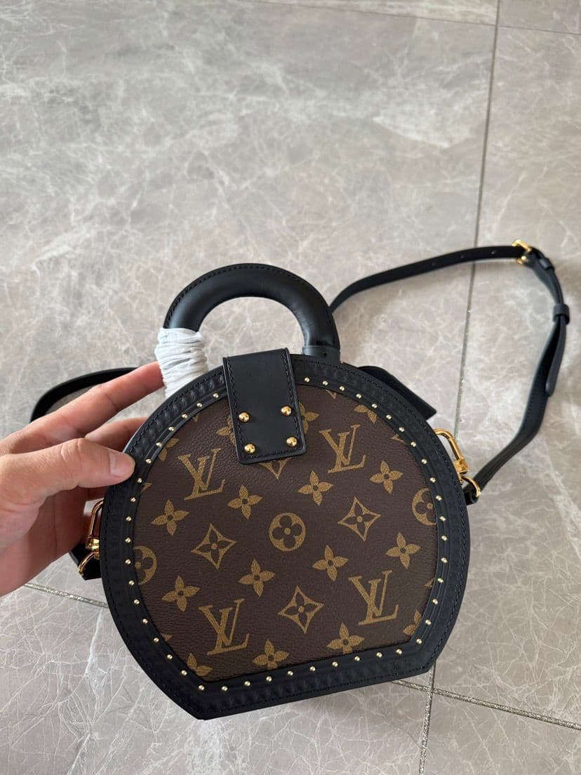 Bolsa Louis Vuitton Boîte Chapeau