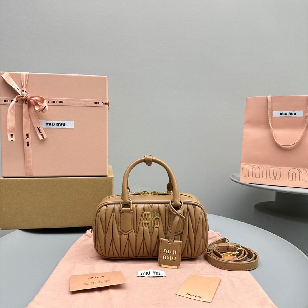 Bolsa Miu Miu Arcadie Matelasse Nappa Leather Bag