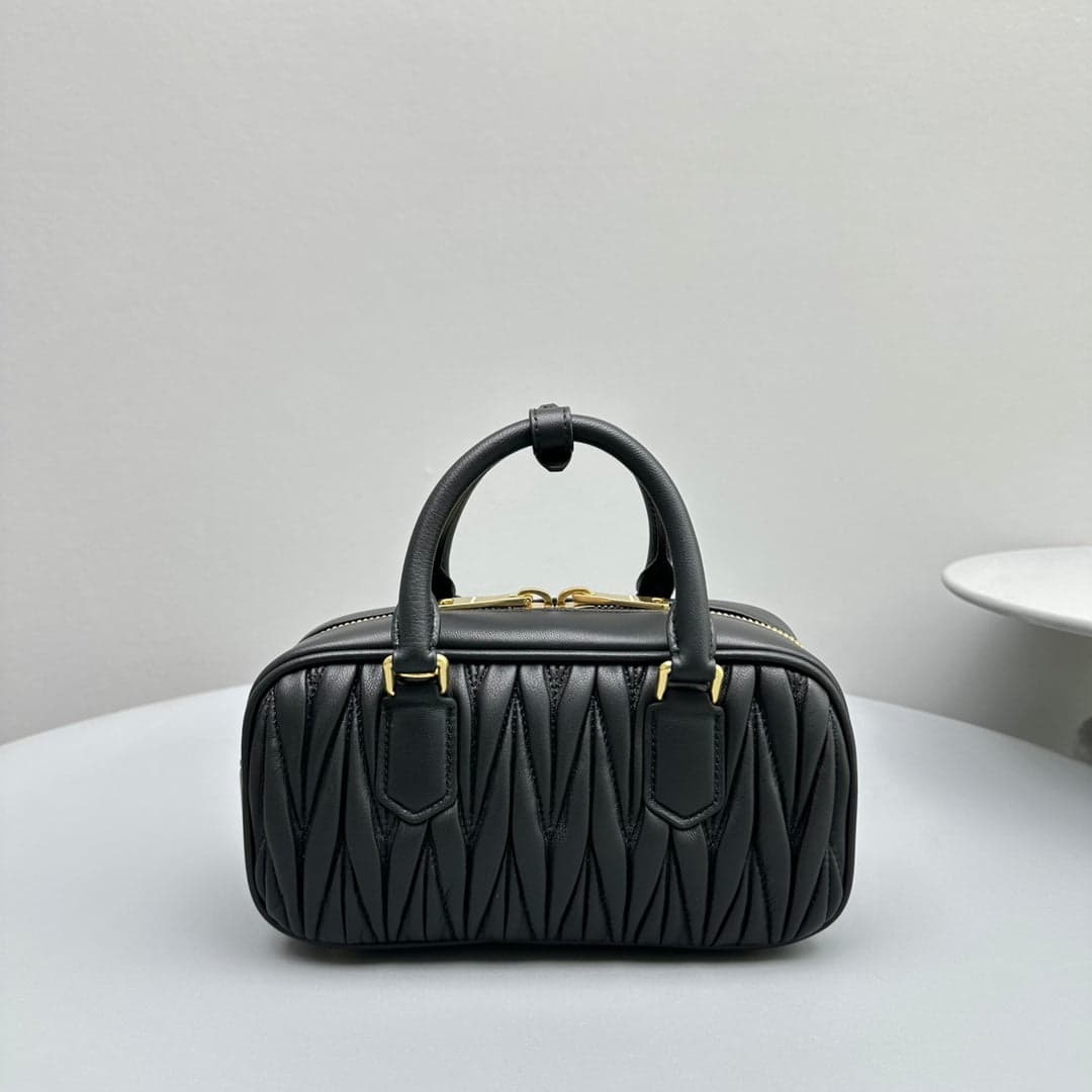 Bolsa Miu Miu Arcadie Matelasse Nappa Leather Bag