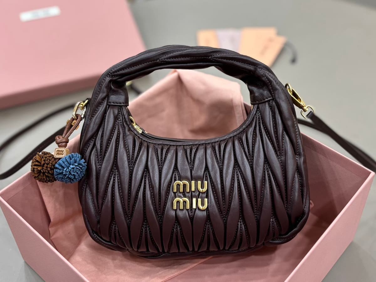 BOLSA Miu Miu Wander Matelasse Nappa Leather Hobo Bag wine purple