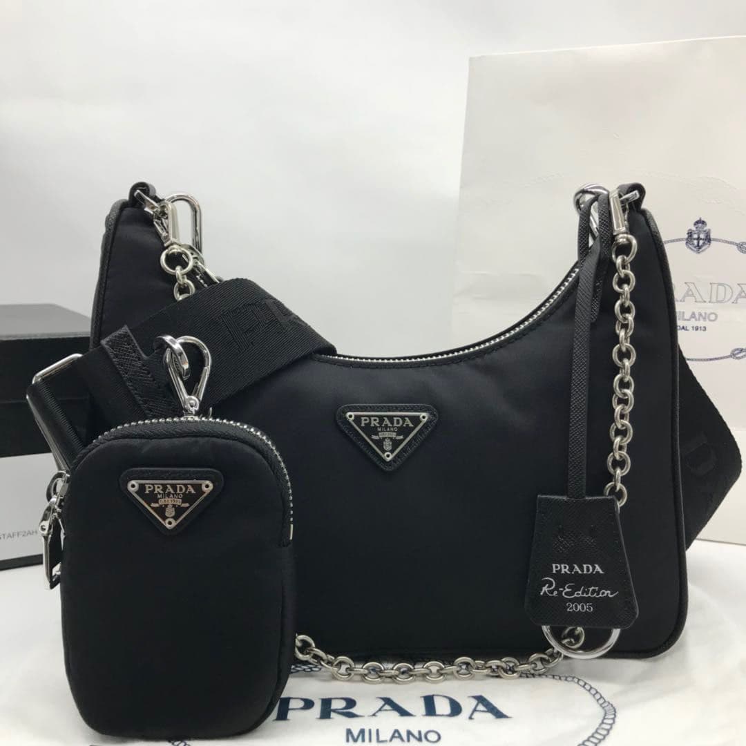 Bolsa Prada Re-Edition 2005 em Nylon Black.