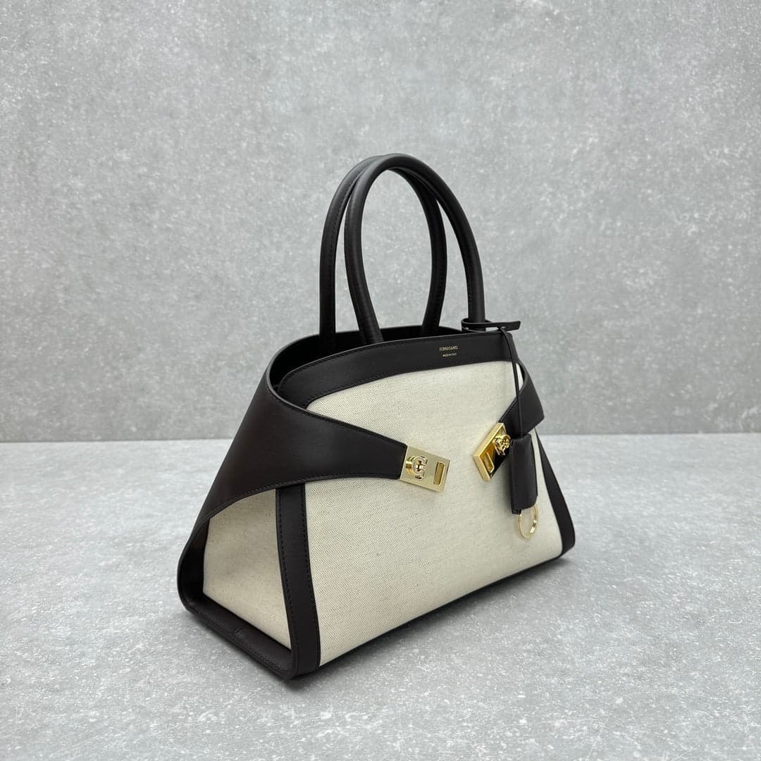 bolsa tote Ferragamo Hug bege e black