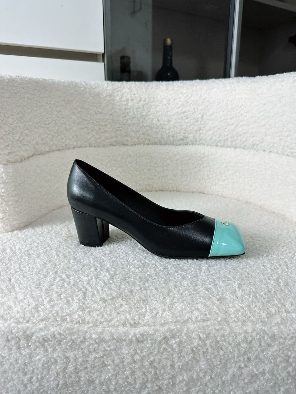 Chanel Cap-Toe Pump Preto e Verde Água. Salto 6,5 cm .