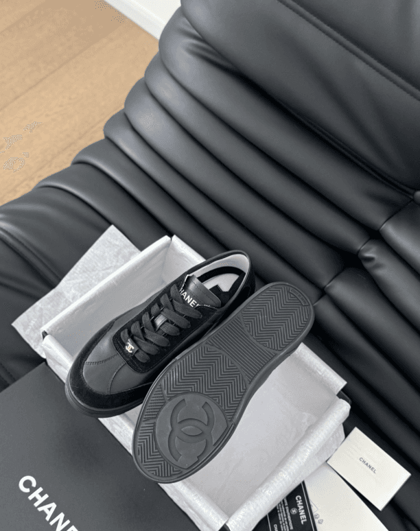 Chanel CC Logo Black