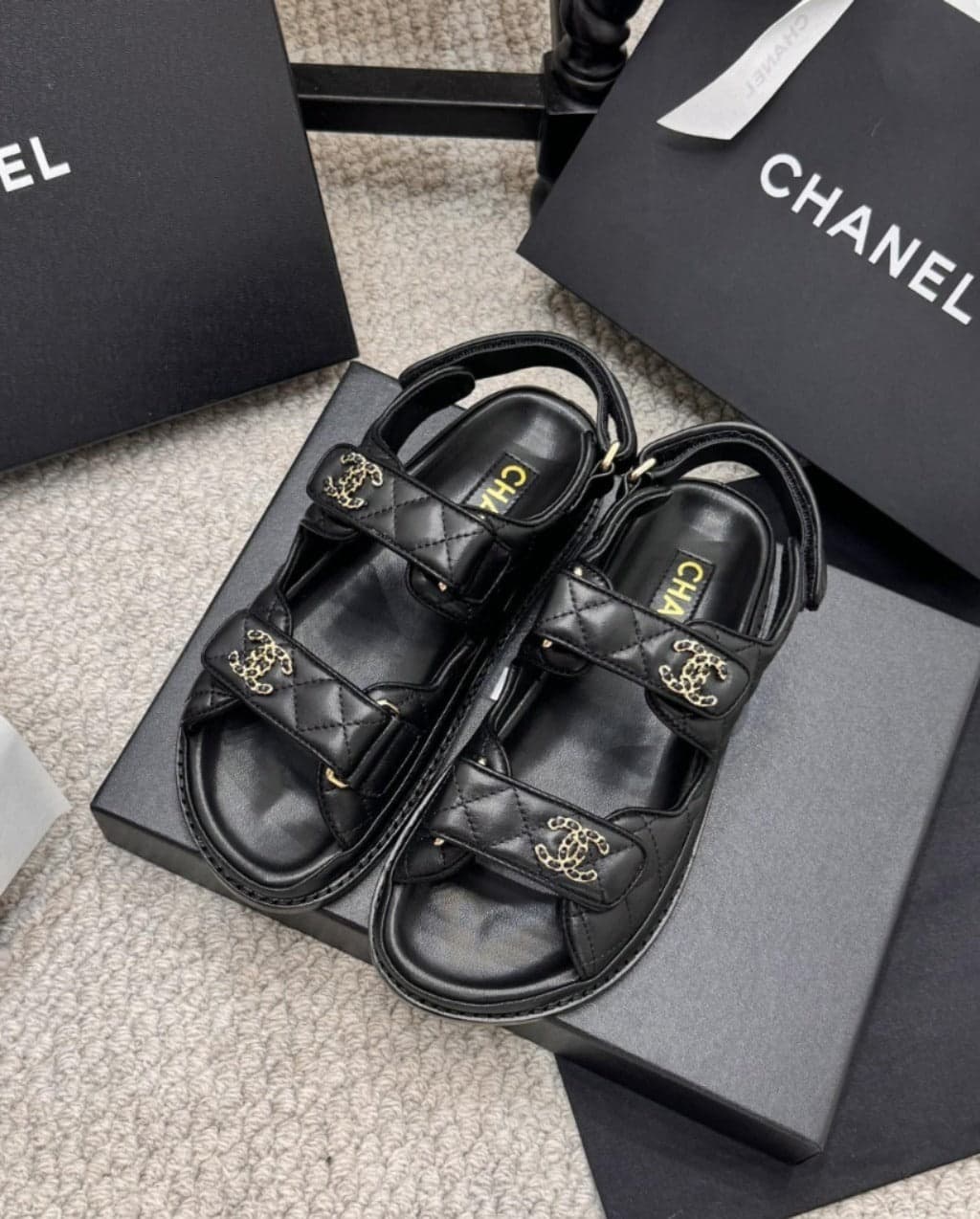 CHANEL Grained Calfskin Velcro Dad Sandals ( Pronta entrega )