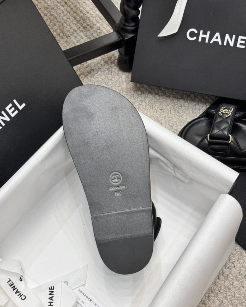 CHANEL Grained Calfskin Velcro Dad Sandals ( Pronta entrega )