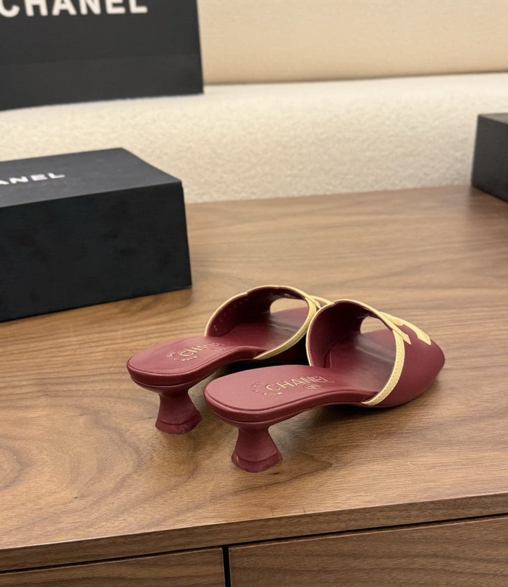 Chanel Interlocking CC Heeled Mules Burgundy & Beige. Salto 5 cm.