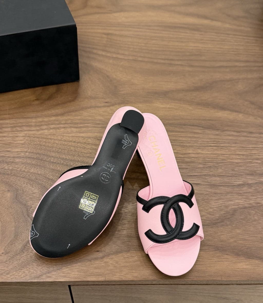 Chanel Interlocking CC Heeled Mules Pink & Black. Salto 5 cm.