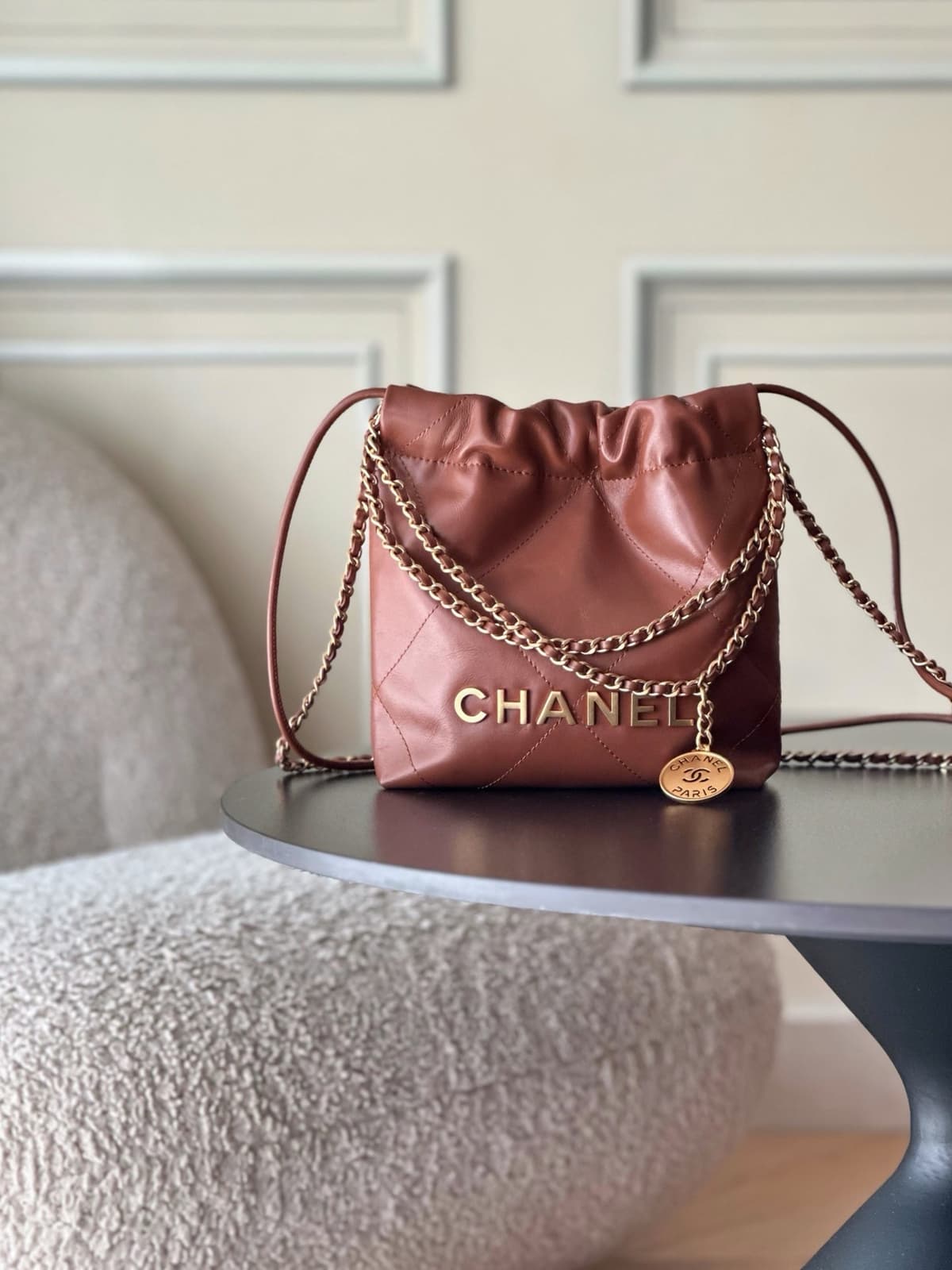 Chanel Mini 22 Handbag Couro Marrom .