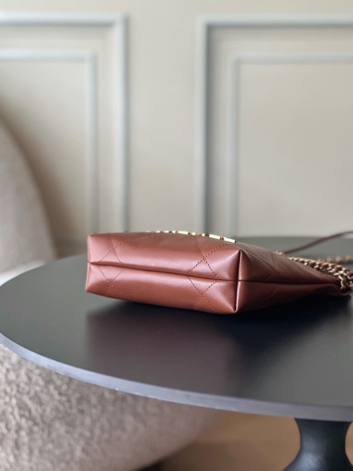 Chanel Mini 22 Handbag Couro Marrom .