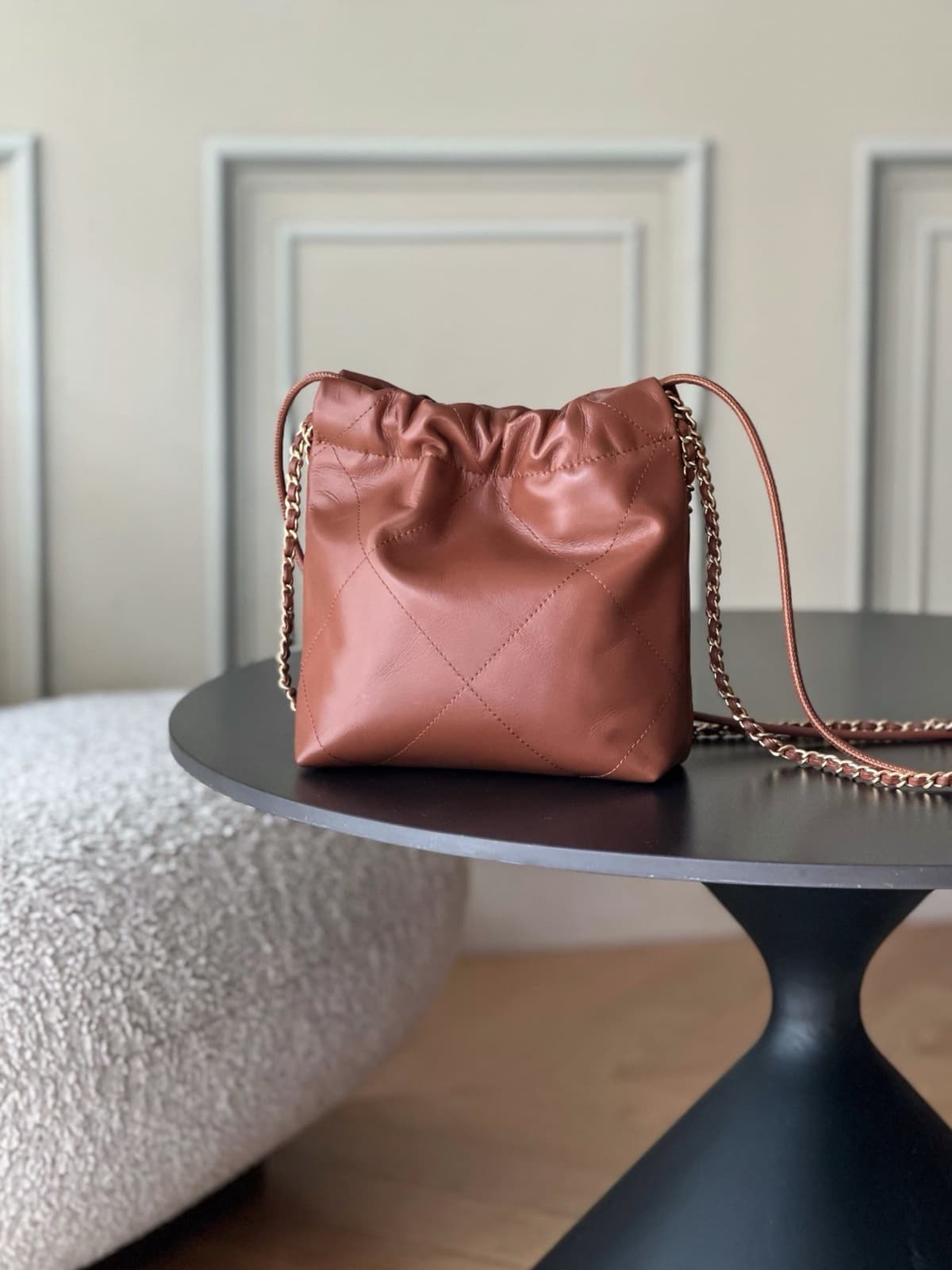 Chanel Mini 22 Handbag Couro Marrom .
