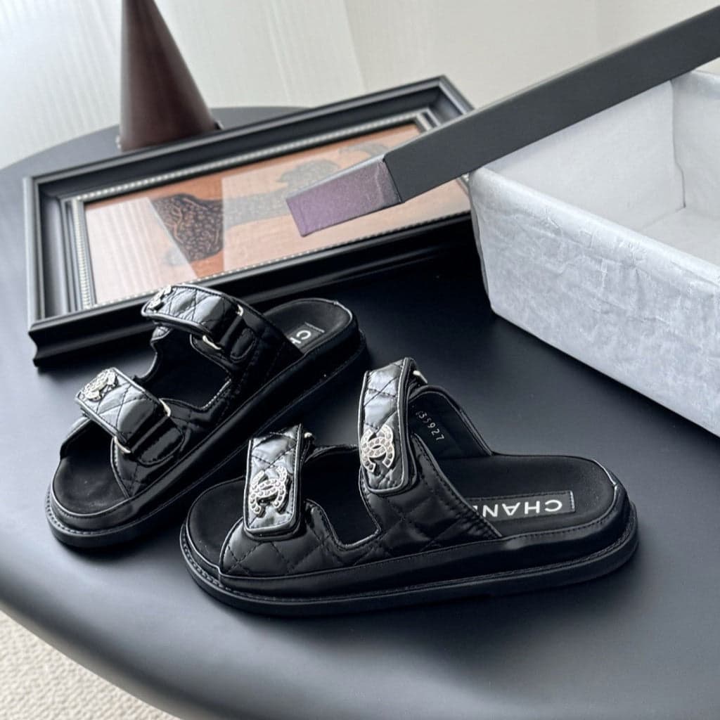 CHANEL Quilted Dad Sandal Silver ( Pronta entrega )