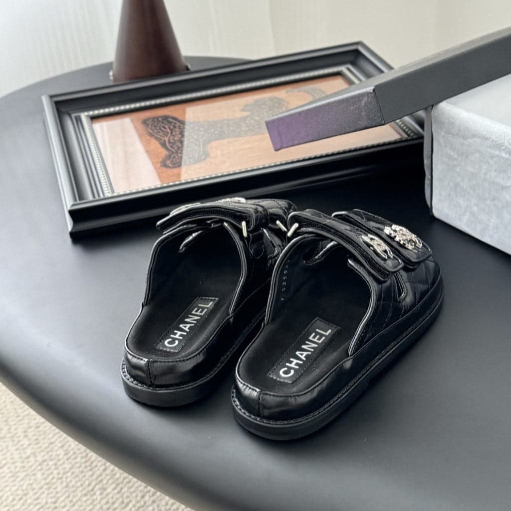 CHANEL Quilted Dad Sandal Silver ( Pronta entrega )