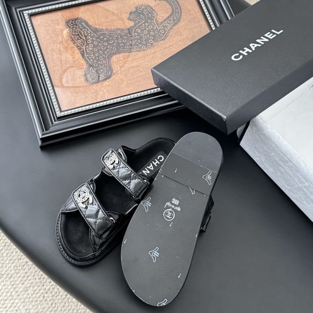 CHANEL Quilted Dad Sandal Silver ( Pronta entrega )