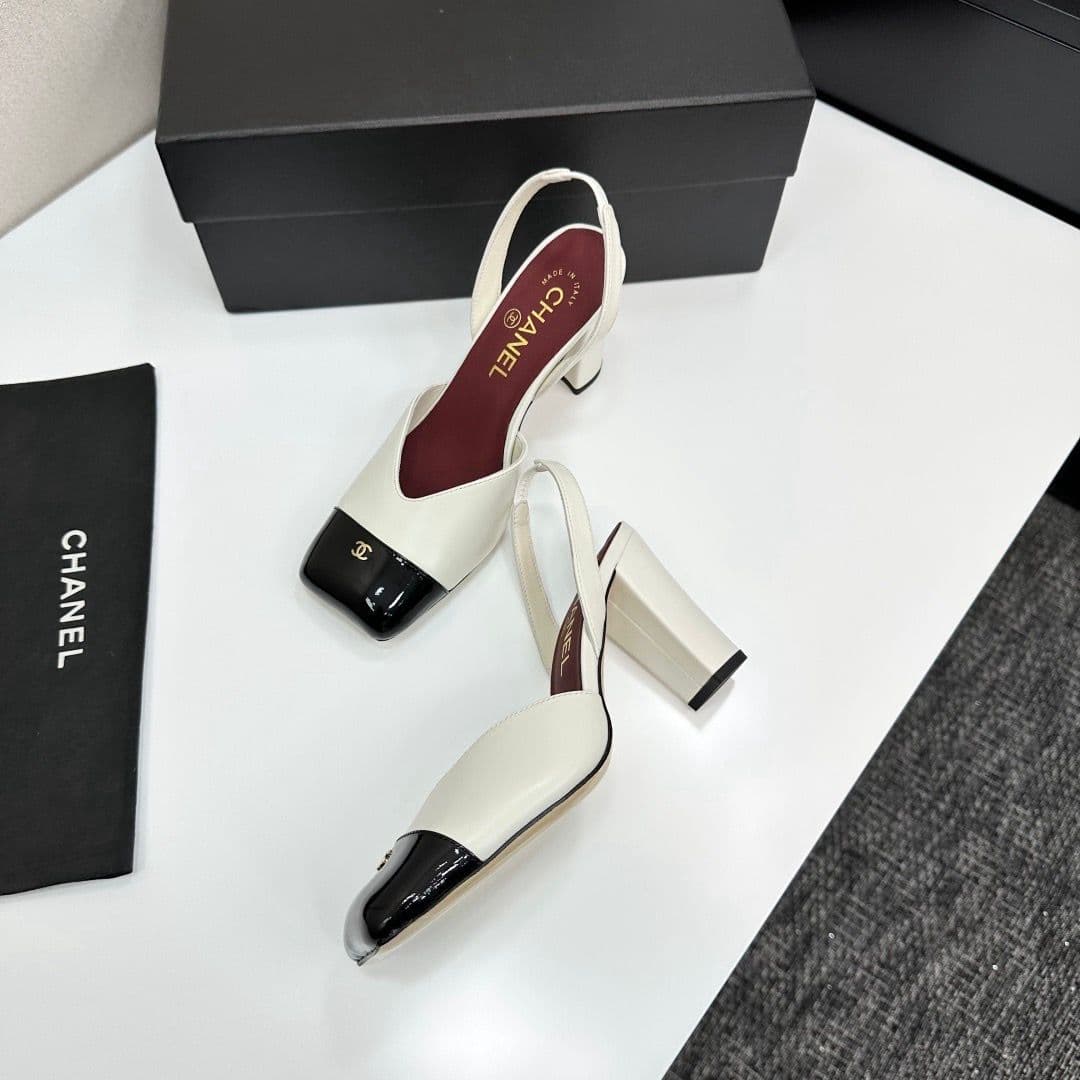 Chanel Slingback Block Heel White & Black Patent. Salto 9 cm.