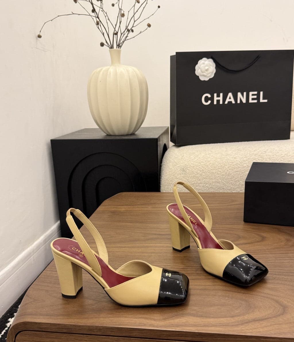 Chanel Slingback Block Heel Nude & Black Patent. Salto 9 cm.