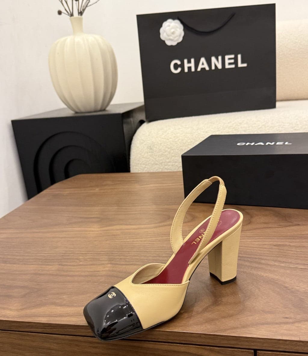 Chanel Slingback Block Heel Nude & Black Patent. Salto 9 cm.