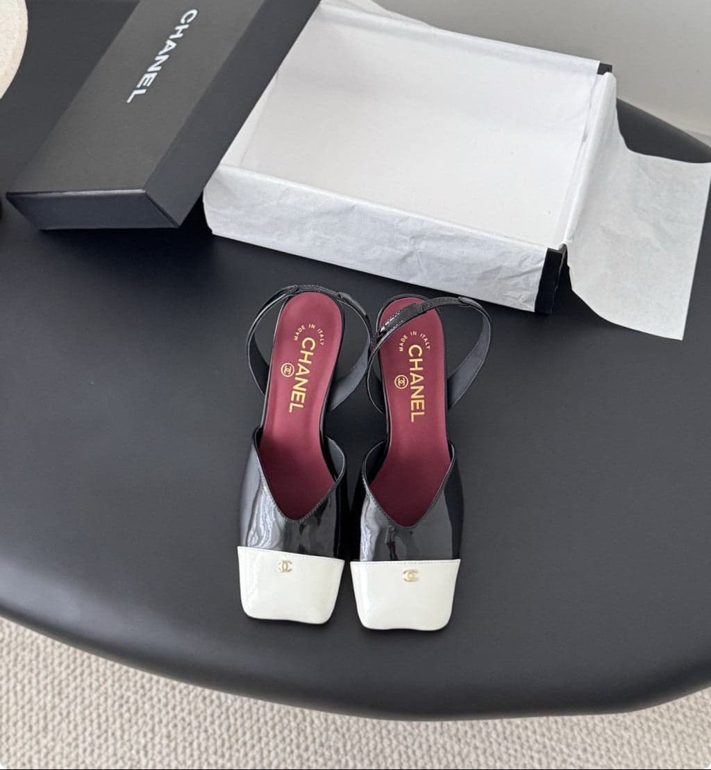 Chanel Slingback Block Heel Black & White Patent. Salto 9 cm.