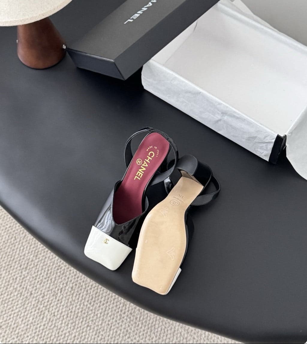 Chanel Slingback Block Heel Black & White Patent. Salto 9 cm.