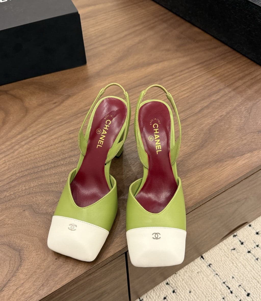 Chanel Slingback Block Heel Olive Green & White Patent. Salto 9 cm.