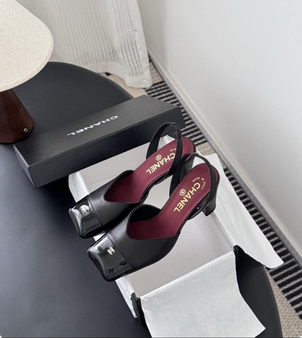 Chanel Slingback Block Heel Black Patent. Salto 9 cm.
