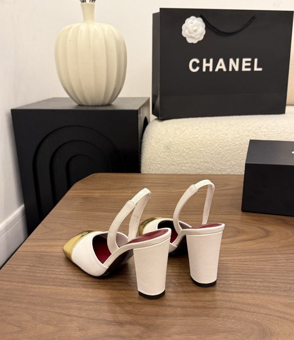 Chanel Slingback Block Heel Off-White & Metallic Patent. Salto 9 cm.