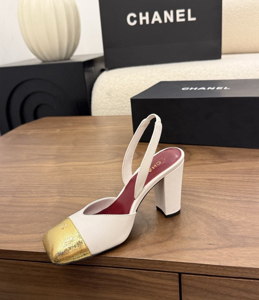Chanel Slingback Block Heel Off-White & Metallic Patent. Salto 9 cm.