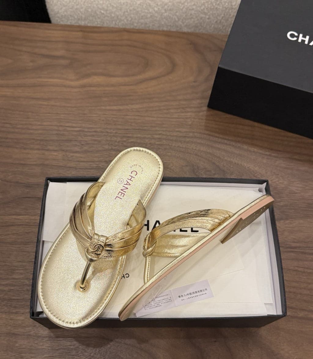Chanel Thong Sandals Gold.