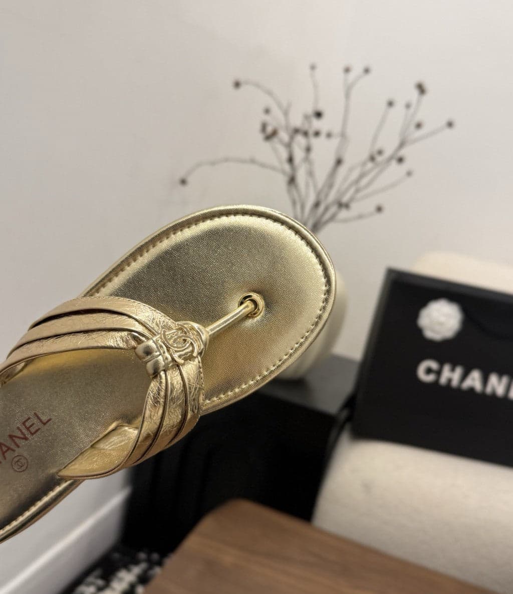Chanel Thong Sandals Gold.