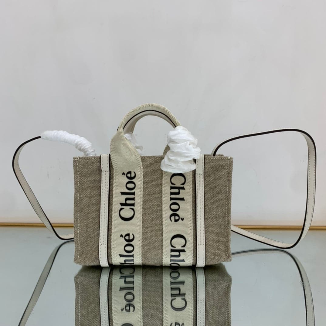 Chloé Nano Woody Tote Bag